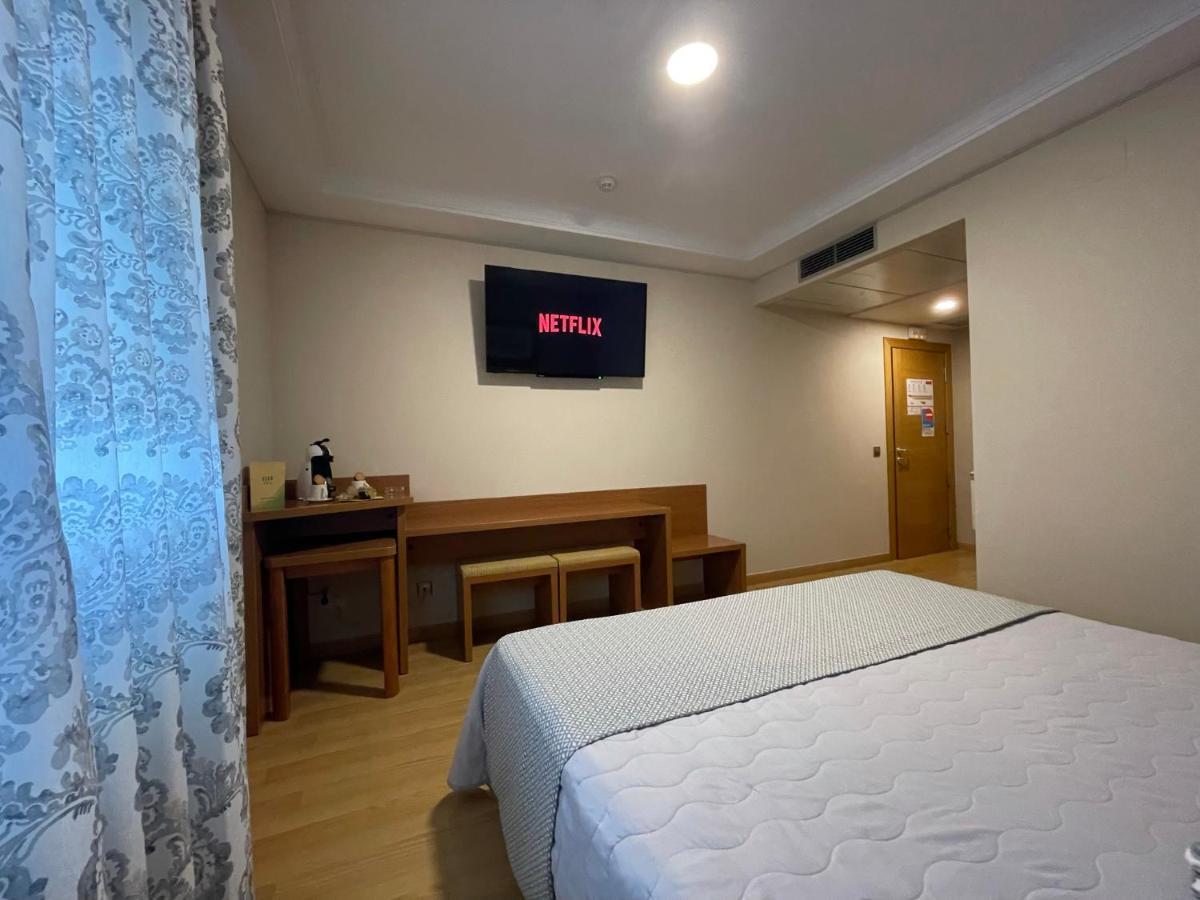 Motel Cies Calvarrasa de Abajo Esterno foto